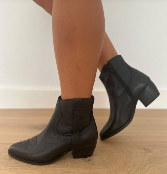 Dee Western Leather Ankle Boots - black